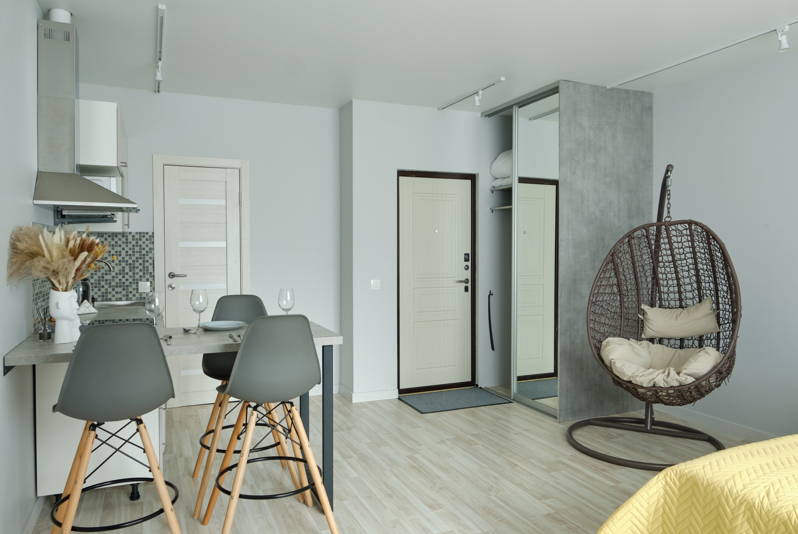 Апартаменты RentPlaza студия ЛЮКС в Центре на Московской 75