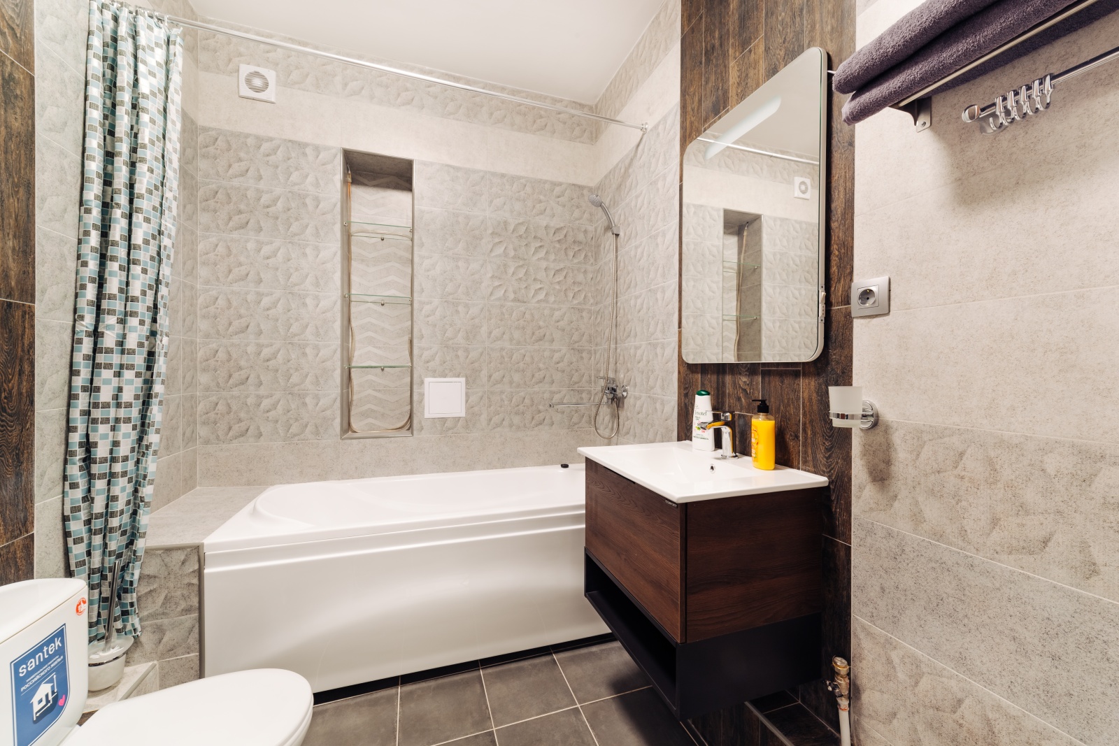 Видовая 1-к. квартира, 45 м², Большакова 147