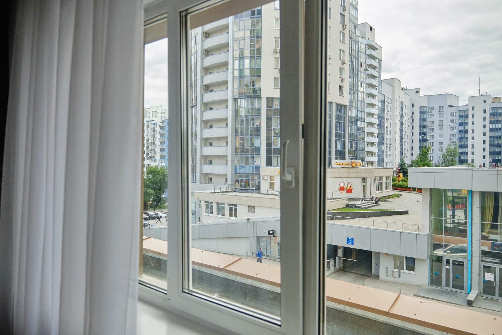 Апартаменты RentPlaza студия ЛЮКС в Центре на Московской 75