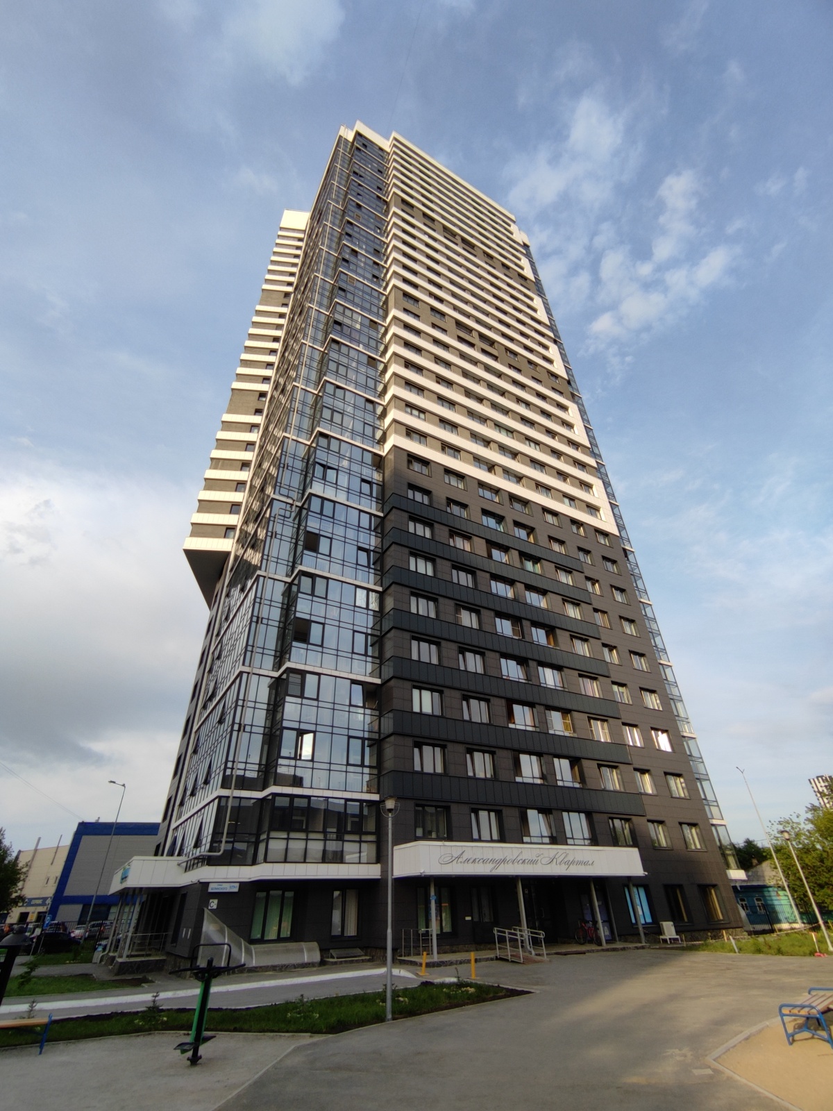 Панорамная квартира рядом с метро 