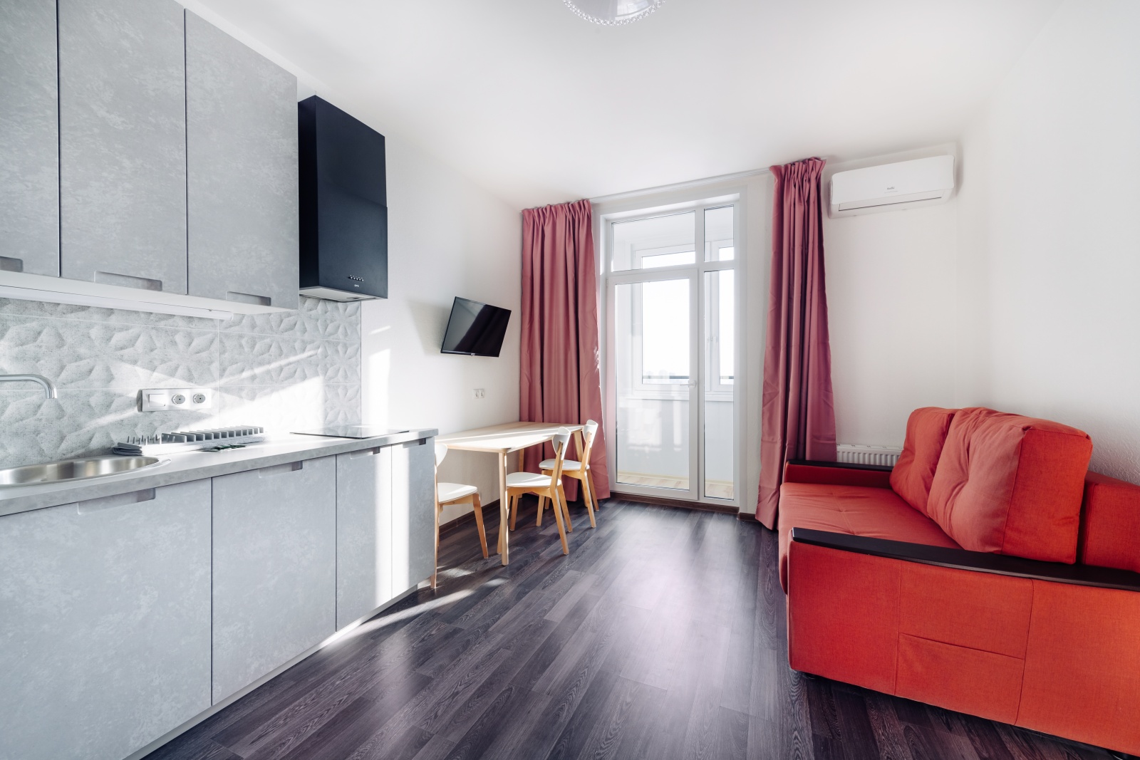 Видовая 1-к. квартира, 45 м², Большакова 147