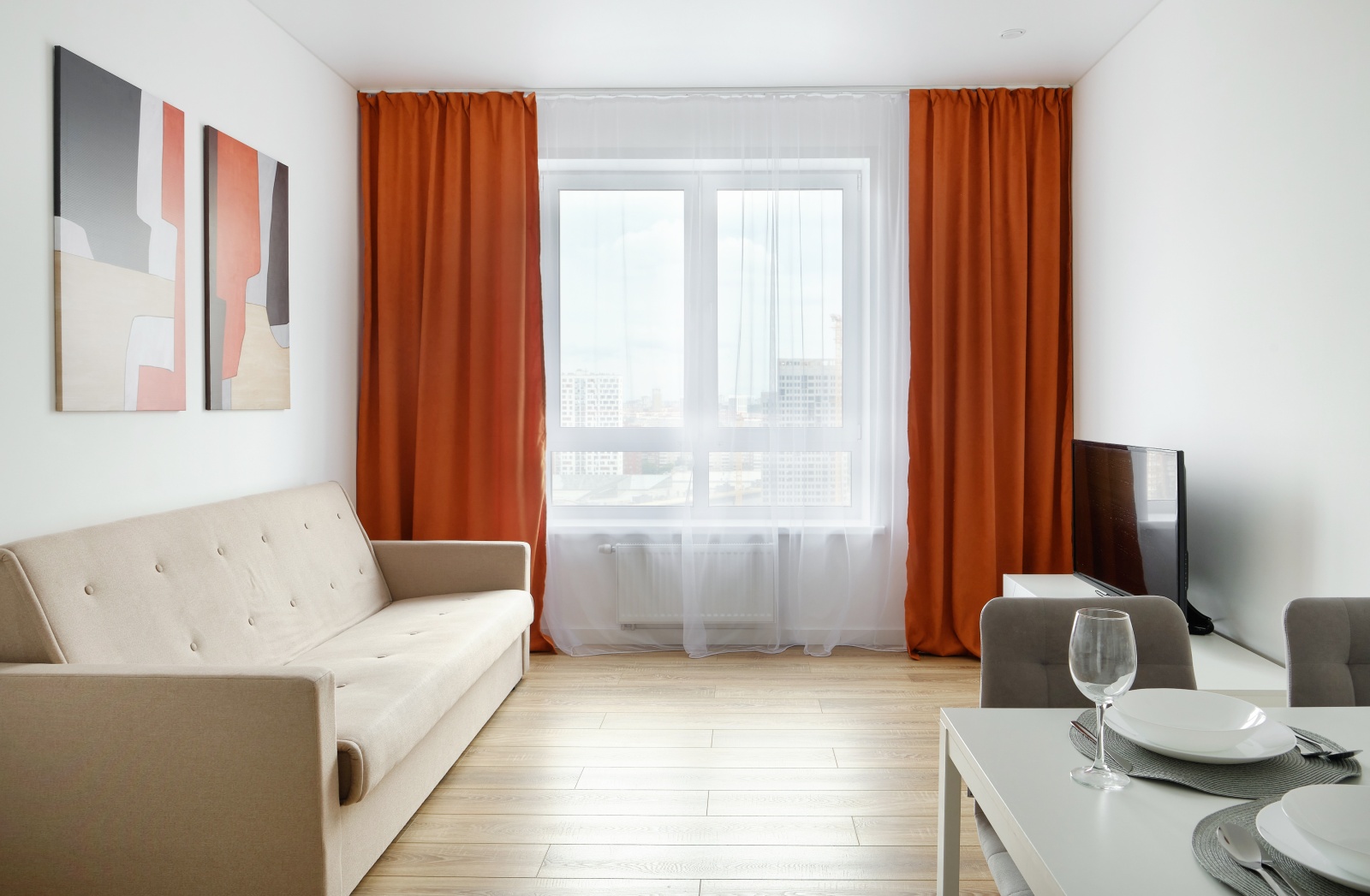 Апартаменты RentPlaza на высоком этаже в центре на Большакова