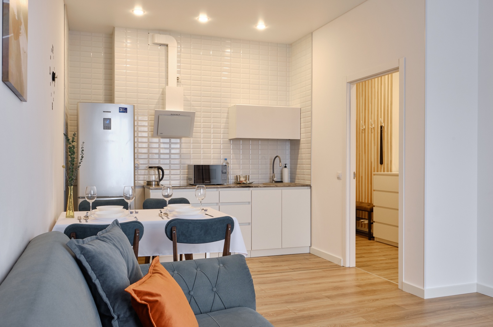 Апартаменты RentPlaza в центре на 21 этаже на Большакова